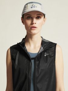 1915889-999000_PRO20Hydro20Lightweight20Vest20W_closeup5