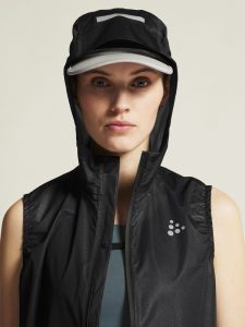 1915889-999000_PRO20Hydro20Lightweight20Vest20W_closeup8