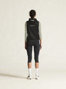 1915889-9999_PRO20Hydro20Lightweight20Vest20W_closeup3