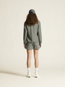 1915941-647000_Core20Essence20Wind20Jacket20W_closeup3
