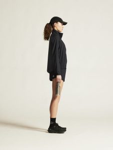 1915941-999000_Core20Essence20Wind20Jacket20W_closeup2