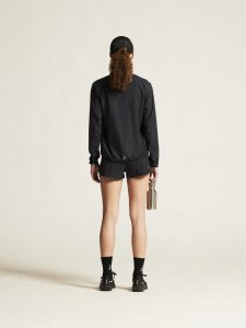 1915941-999000_Core20Essence20Wind20Jacket20W_closeup3
