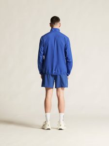 1915942-3310_CORE20Essence20Wind20Jacket20M_closeup3