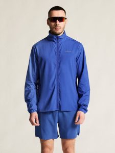 1915942-3310_CORE20Essence20Wind20Jacket20M_closeup4