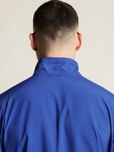 1915942-3310_CORE20Essence20Wind20Jacket20M_closeup7