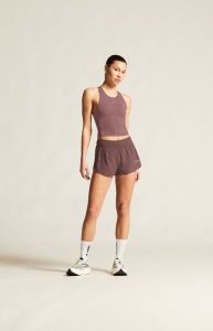 1915944-7880_ADV20Essence20220shorts20220W_closeup1