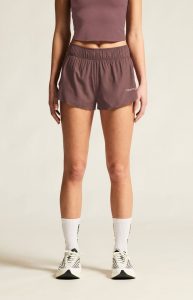 1915944-7880_ADV20Essence20220shorts20220W_closeup4