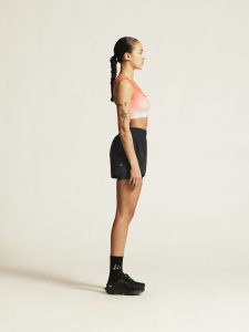 1915946-999000_ADV20Essence20220in20120shorts20220W_closeup2