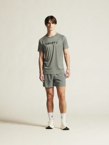 1915948-647000_CORE20Essence20Shorts20220M_closeup1