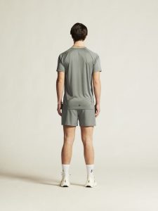 1915948-647000_CORE20Essence20Shorts20220M_closeup3