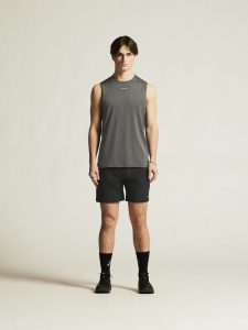 1915950-999000_ADV20Essence20220in20120shorts20220M_closeup1