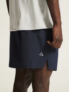 1915951-396000_ADV20Essence20Shorts20M_closeup6