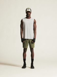 1915951-664000_ADV20Essence20Shorts20M_closeup1