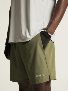 1915951-664000_ADV20Essence20Shorts20M_closeup5