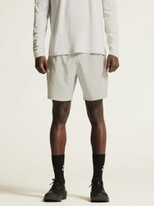 1915951-922000_ADV20Essence20Shorts20M_closeup4