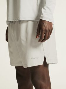 1915951-922000_ADV20Essence20Shorts20M_closeup5