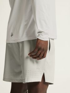 1915951-922000_ADV20Essence20Shorts20M_closeup6