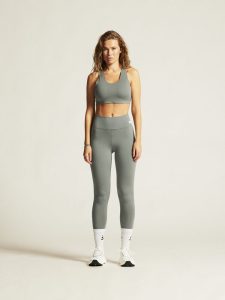 1916008-647000_Collective20Padded20Sports20bra20W_closeup10