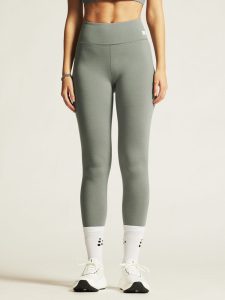 1916008-647000_Collective20Padded20Sports20bra20W_closeup13