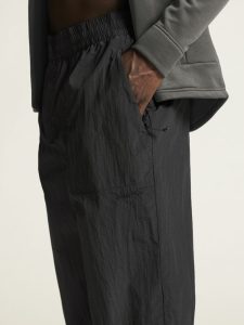1916033-999000_Join20Windpants20M_closeup5