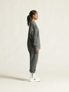 1916297-970000_Frequent20RN20sweatshirt20W_closeup2