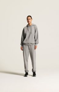 1916299-950M_Frequent20Hoodie20W_closeup1