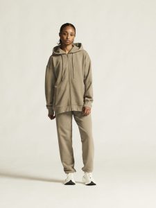 1916307-240000_Frequent20FZ20Hoodie20W_closeup1