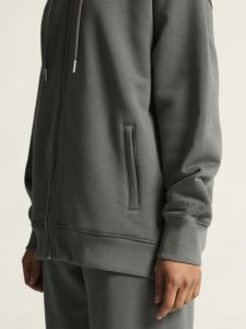 1916307-970000_Frequent20FZ20Hoodie20W_closeup6