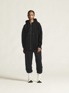 1916307-999000_Frequent20FZ20Hoodie20W_closeup1