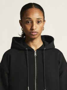 1916307-999000_Frequent20FZ20Hoodie20W_closeup5