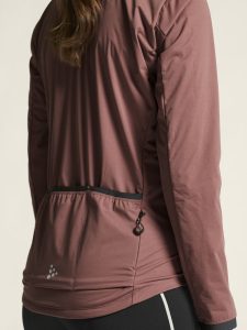 1916416-473000_Core20Bike20SubZ20Insulate20Jacket20W_closeup6