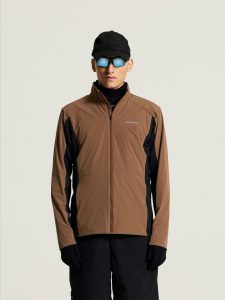 1916619-2549_ADV20Essence20Warm20Jacket20320M_closeup4