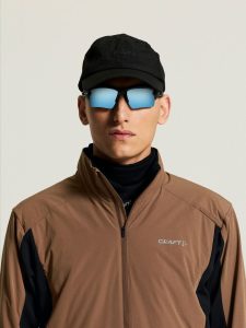 1916619-2549_ADV20Essence20Warm20Jacket20320M_closeup5