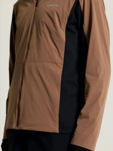 1916619-2549_ADV20Essence20Warm20Jacket20320M_closeup7