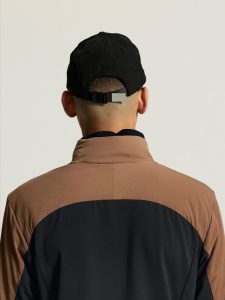1916619-2549_ADV20Essence20Warm20Jacket20320M_closeup9