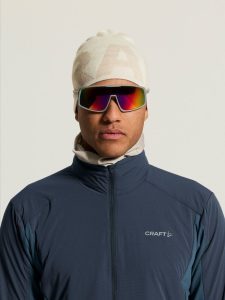 1916619-3983_ADV20Essence20Warm20Jacket20320M_closeup5