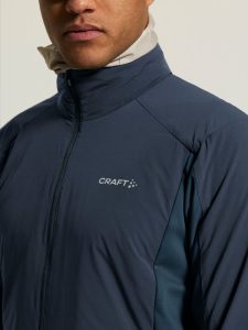 1916619-3983_ADV20Essence20Warm20Jacket20320M_closeup6