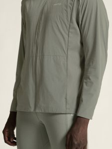 1916619-647000_ADV20Essence20Warm20Jacket20320M_closeup6