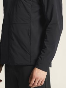 1916619-999000_ADV20Essence20Warm20Jacket20320M_closeup6