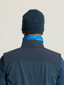 1916620-3983_ADV20Essence20Warm20Vest20220M_closeup9