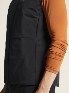 1916620-999000_ADV20Essence20Warm20Vest20220M_closeup6