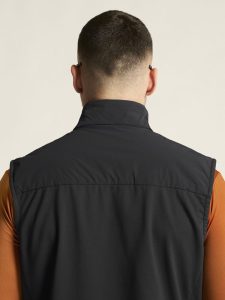 1916620-999000_ADV20Essence20Warm20Vest20220M_closeup7