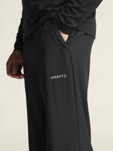 1916623-999000_CORE20Essence20wind20pants20M_closeup5