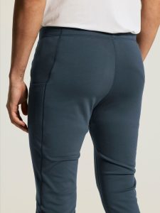 1916656-3980_ADV20Essence20Warm2020Tights20320M_closeup7
