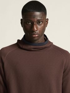 1916667-286000_Grid20Hood20M_closeup5