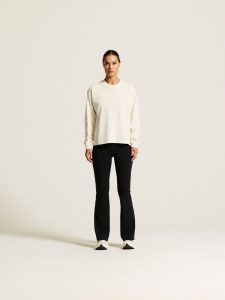 1916960-905000_Frequent20Heavy20LS20Tee20W_closeup1