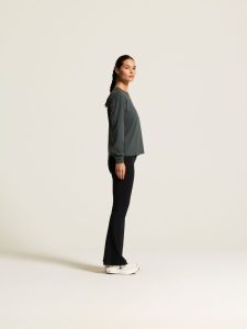 1916960-970000_Frequent20Heavy20LS20Tee20W_closeup2