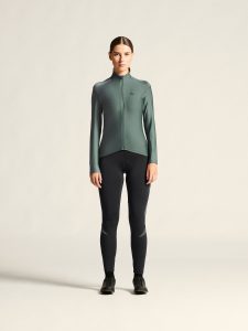2871_01d2b8c686_1911435-382000_core-20bike-20essence-20ls-20jersey-20w_closeup1-1350x0-1