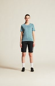3456_481e471fc4-1913184-361000_adv-gravel-ss-tee-w_closeup1-1350x0-1