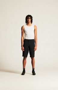 3846_817973fc57-1914559-999000_adv-offroad-xt-shorts-w-pad-m_closeup1-1350x0-1